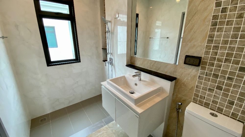 ขายบ้านพุทธมณฑล ศาลายา : ขายบ้านใหม่ นิยาม บรมราชชนนี Type กลางขายเท่าราคาเริ่มต้น ทรง Modern Classic ติดถนนใหญ่ปิ่นเกล้า - บรมราชชนนี