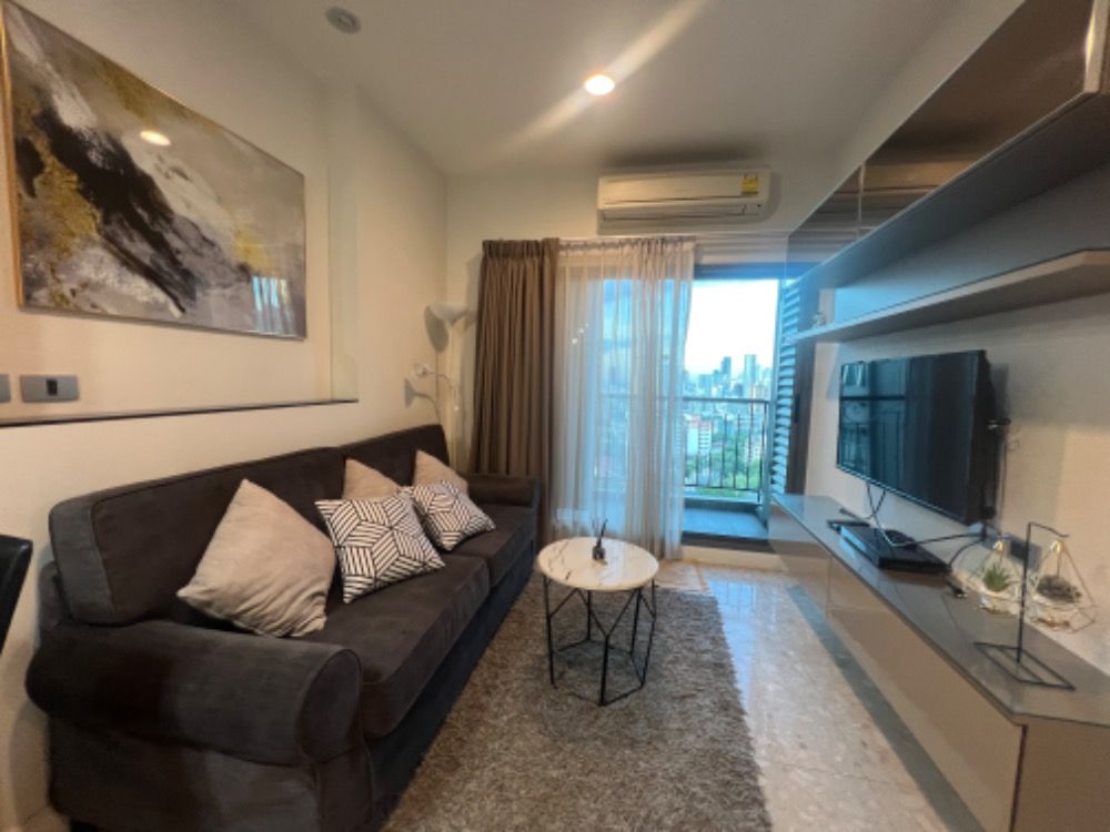 ให้เช่าคอนโดสุขุมวิท อโศก ทองหล่อ : for rent The Crest 34 1 bed big size super deal !! 💚❤️