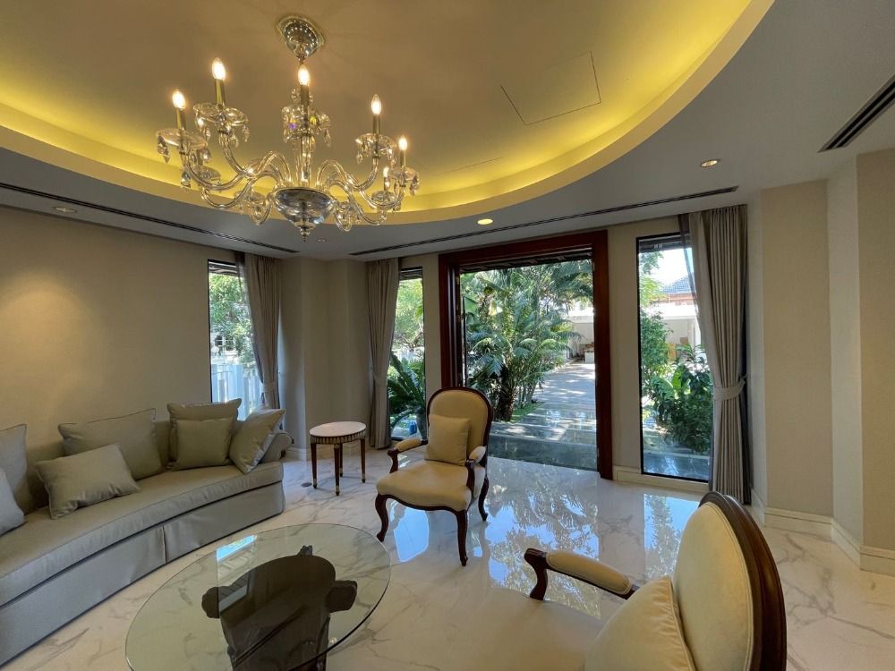 For RentHousePattanakan, Srinakarin : Luxury single house for rent