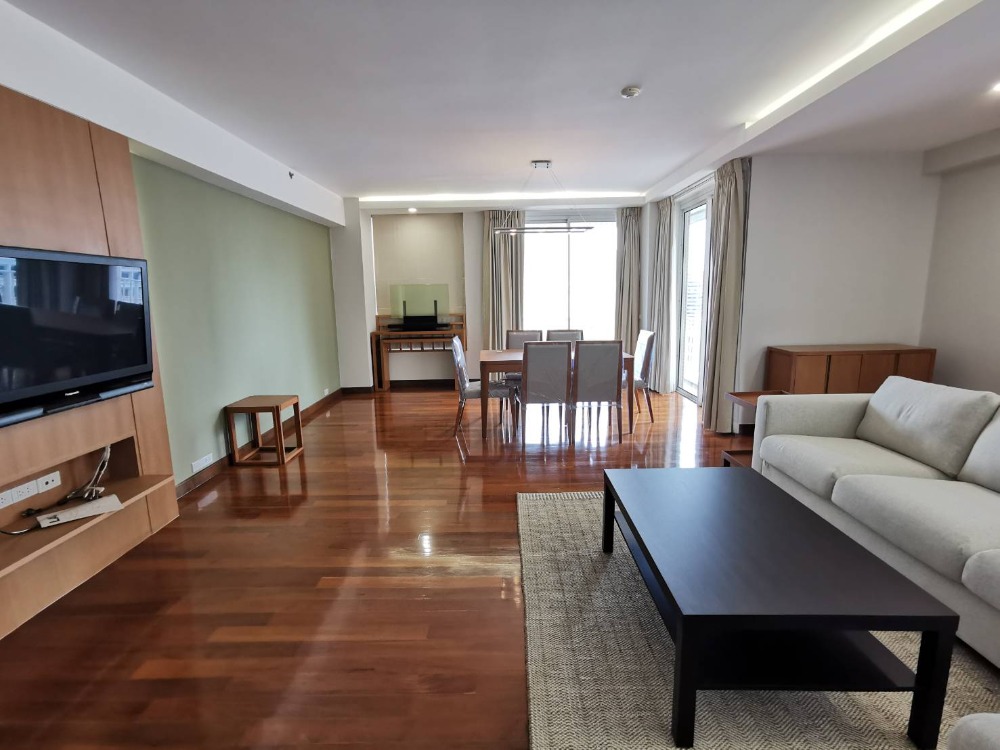 For RentCondoWitthayu, Chidlom, Langsuan, Ploenchit : For rent: RENOVATED 3 BR at Langsuan Ville with maid room, 215 sqm, 15+Fl, Unblocked view, 750 m to BTS Chidlom