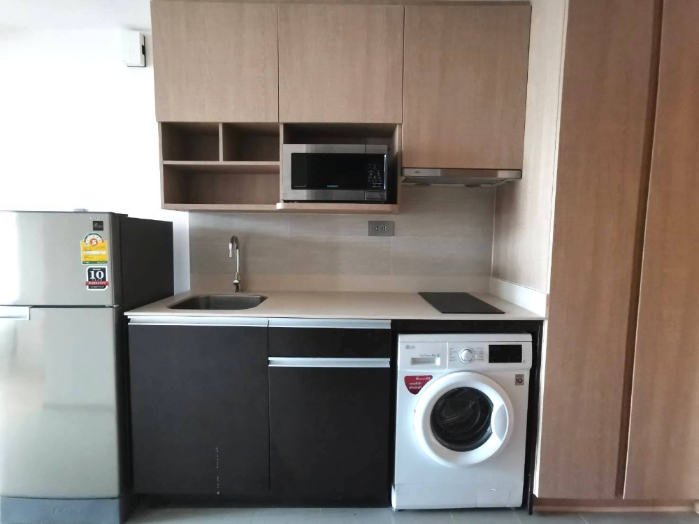 ให้เช่าคอนโดราชเทวี พญาไท : 1 ห้องนอนให้เช่าที่ Q Chidlom ขนาด 47 ตร.ม. ไม่ติดฝั่งถนนเพชรบุรี เครื่องใช้ไฟฟ้าครบ พร้อมเข้าอยู่ได้เลย