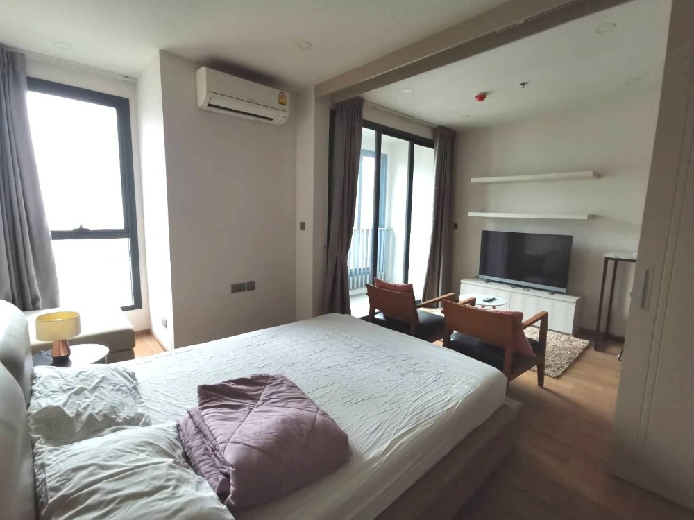 ให้เช่าคอนโดราชเทวี พญาไท : 1 ห้องนอนให้เช่าที่ Q Chidlom ขนาด 47 ตร.ม. ไม่ติดฝั่งถนนเพชรบุรี เครื่องใช้ไฟฟ้าครบ พร้อมเข้าอยู่ได้เลย