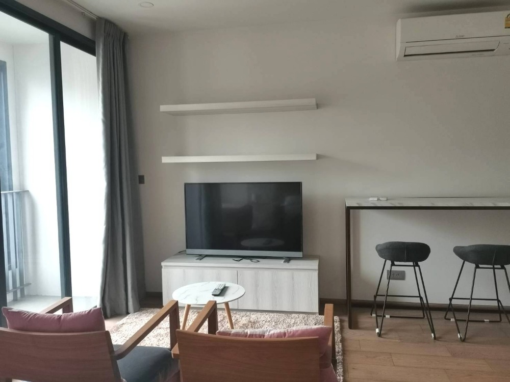 ให้เช่าคอนโดราชเทวี พญาไท : 1 ห้องนอนให้เช่าที่ Q Chidlom ขนาด 47 ตร.ม. ไม่ติดฝั่งถนนเพชรบุรี เครื่องใช้ไฟฟ้าครบ พร้อมเข้าอยู่ได้เลย