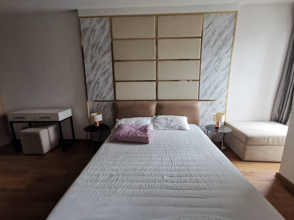 ให้เช่าคอนโดราชเทวี พญาไท : 1 ห้องนอนให้เช่าที่ Q Chidlom ขนาด 47 ตร.ม. ไม่ติดฝั่งถนนเพชรบุรี เครื่องใช้ไฟฟ้าครบ พร้อมเข้าอยู่ได้เลย