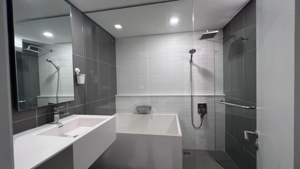 ให้เช่าคอนโดอ่อนนุช อุดมสุข : 🔥ให้เช่าด่วน🔥ไซมิส สุขุมวิท 48 (รามาดา พลาซ่า เรสซิเดนซ์) ห้องกว้าง เพดานสูงโปร่ง เฟอร์นิเจอร์ครบพร้อมเข้าอยู่ 