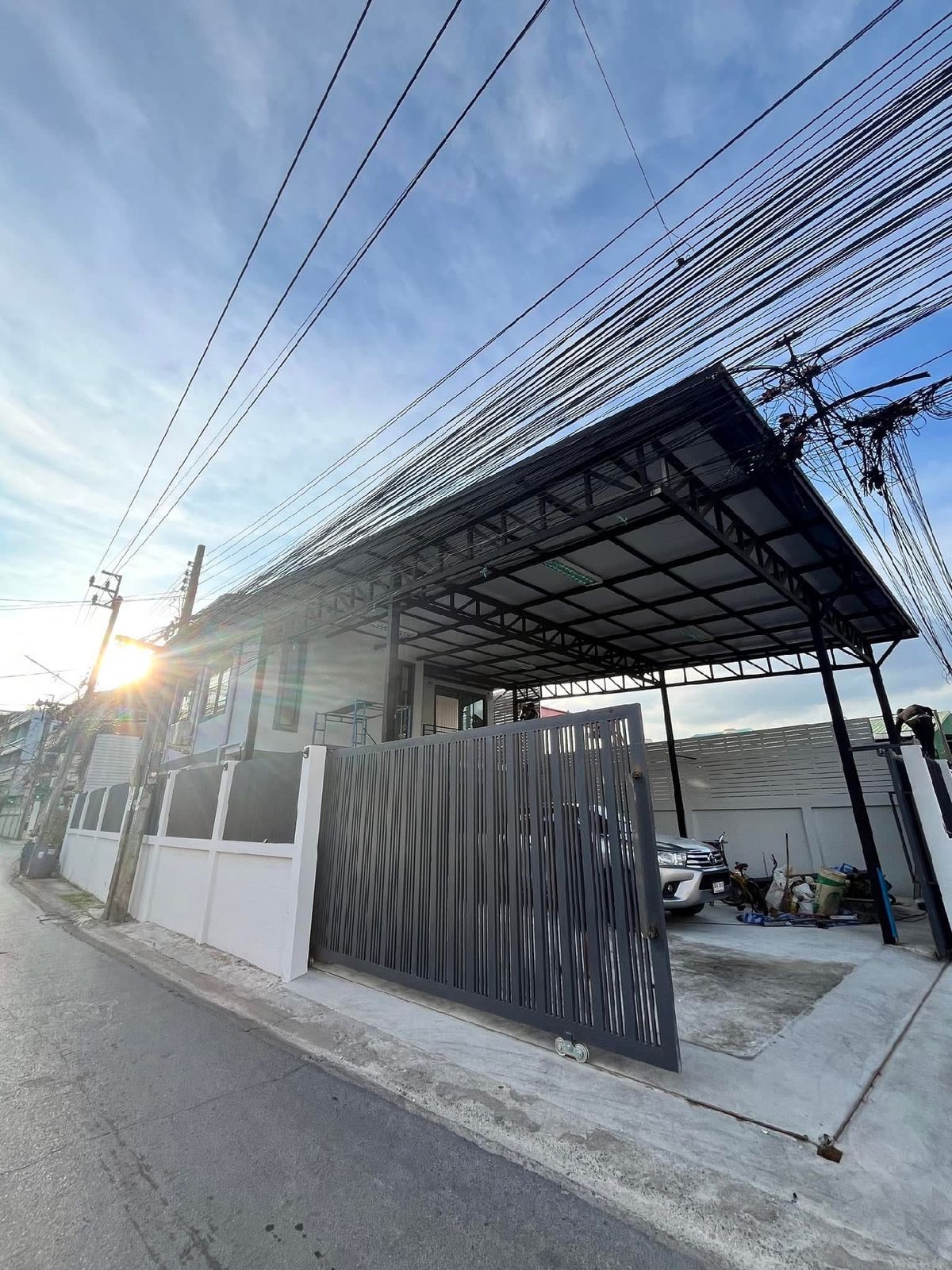 ให้เช่าบ้านบางแค เพชรเกษม : ให้เช่า บ้านเดี่ยวใหม่มากเพิ่ง renovated ขนาด 58 ตร.วา 4 ห้องนอน 2 ห้องน้ำ ใกล้ MRT บางไผ่ และ BTS บางหว้า