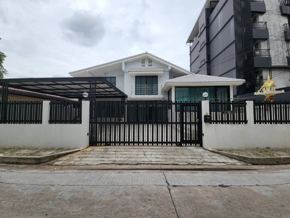 For RentHome OfficeRatchadapisek, Huaikwang, Suttisan : House for rent, Ratchadaphisek 36.