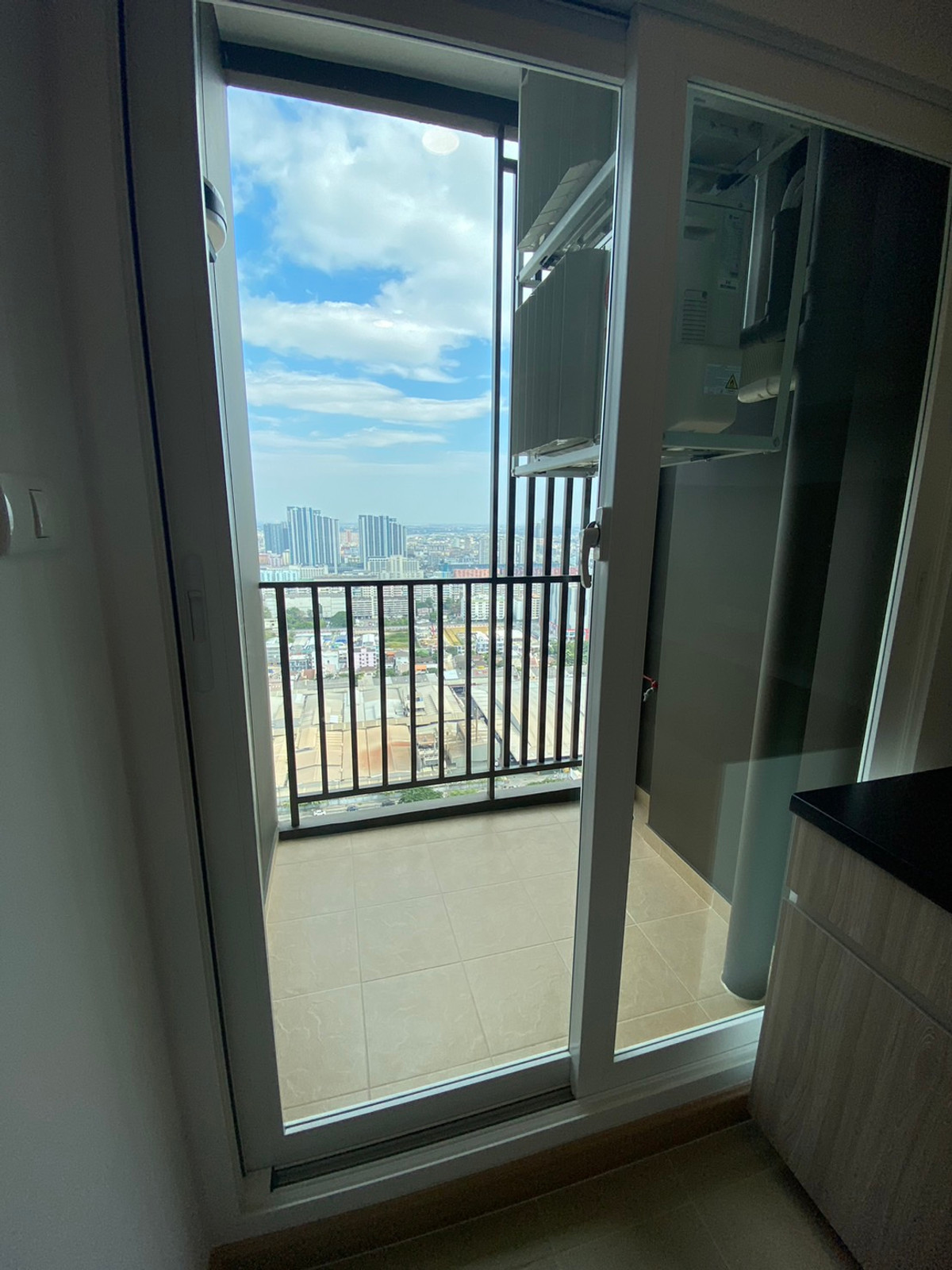 For RentCondoRamkhamhaeng, Hua Mak : 💥 Rent Supalai Werenda, Ramkhamhaeng, new 28 sqm. Price 12,000 baht.