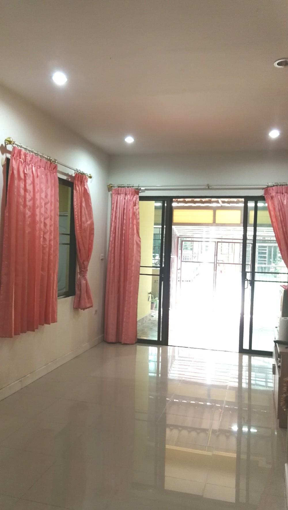 ขายทาวน์โฮมท่าพระ ตลาดพลู วุฒากาศ : ขายด่วนทาวน์โฮม 3ชั้น The sixnature กัลปพฤกษ์ห้องมุมใกล้สโมสร ราคา 3.99ล้านบาท