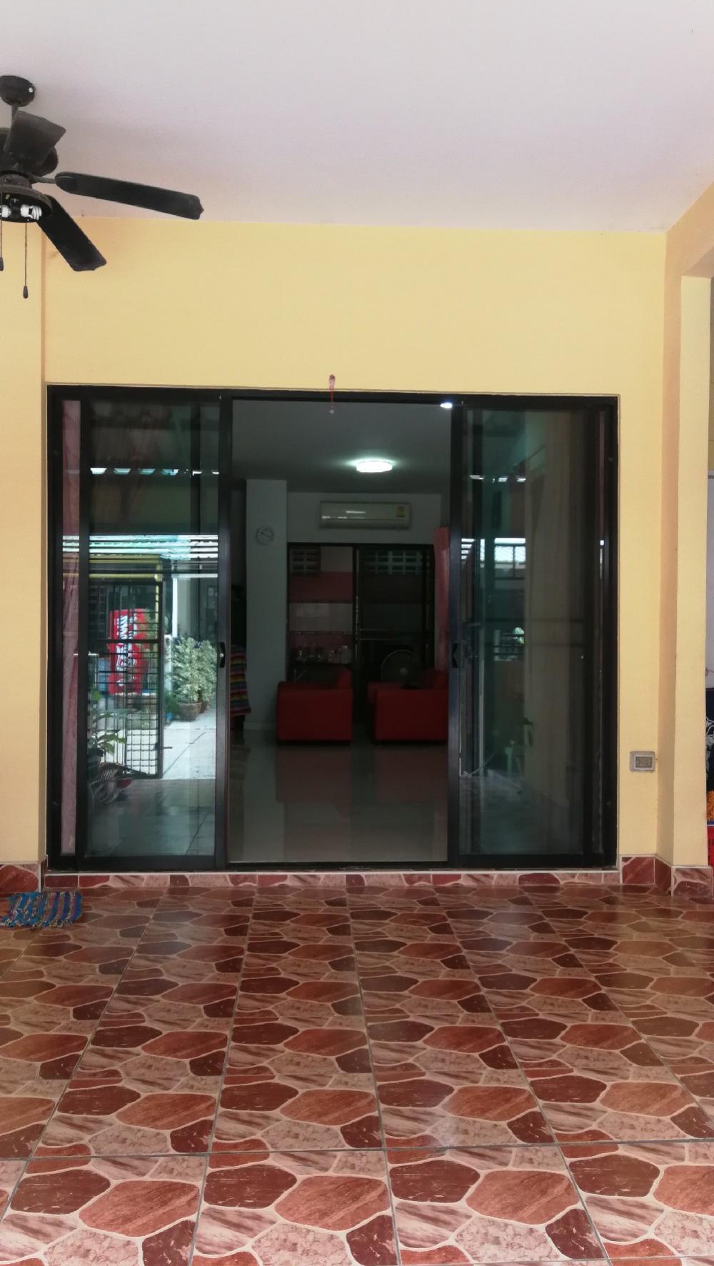 ขายทาวน์โฮมท่าพระ ตลาดพลู วุฒากาศ : ขายด่วนทาวน์โฮม 3ชั้น The sixnature กัลปพฤกษ์ห้องมุมใกล้สโมสร ราคา 3.99ล้านบาท