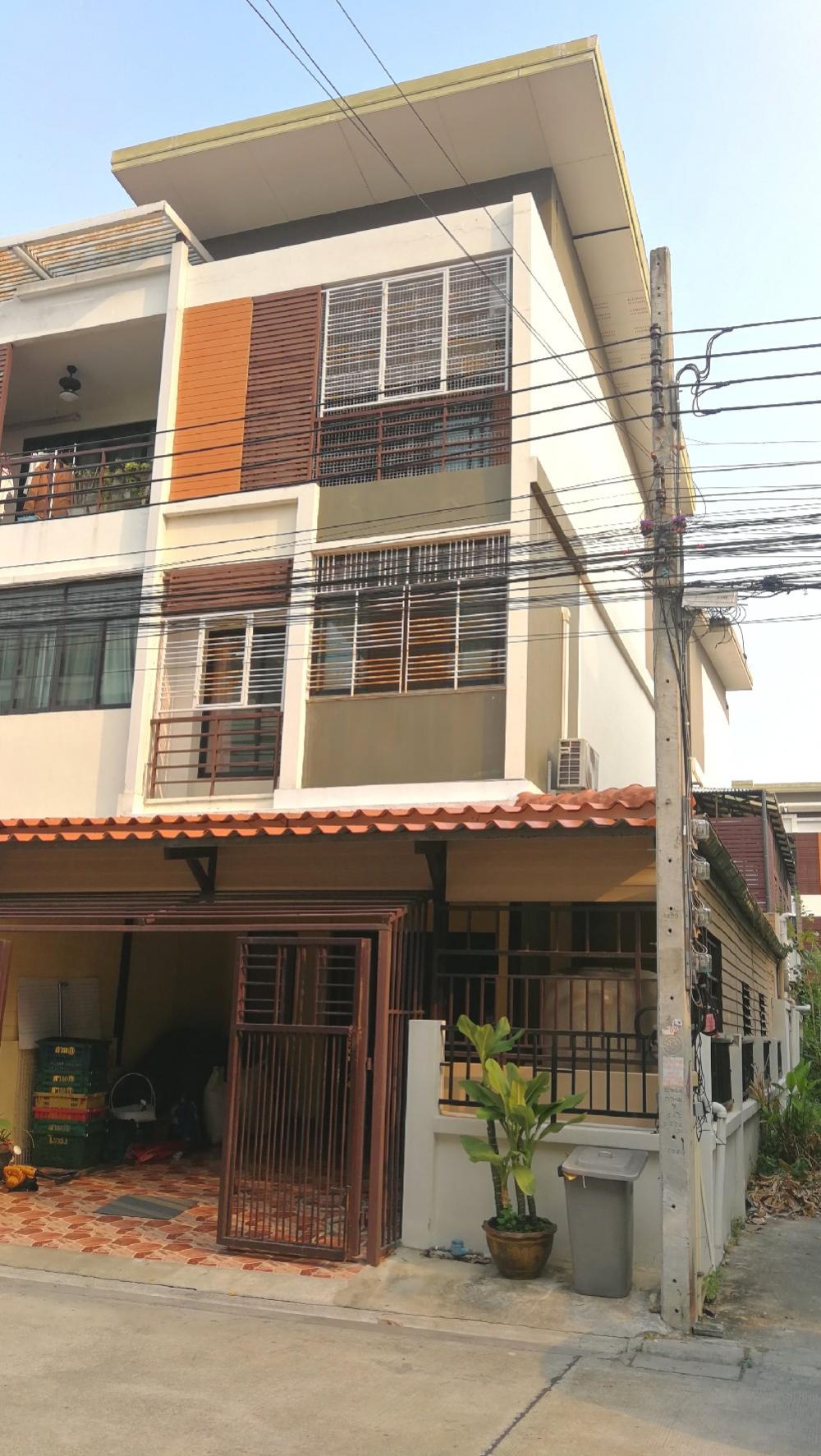 ขายทาวน์โฮมท่าพระ ตลาดพลู วุฒากาศ : ขายด่วนทาวน์โฮม 3ชั้น The sixnature กัลปพฤกษ์ห้องมุมใกล้สโมสร ราคา 3.99ล้านบาท