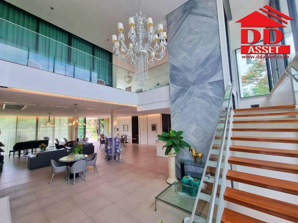 For SaleHouseLadkrabang, Suwannaphum Airport : Luxury 3-storey house for sale with elevator ​in the Royal Golf Ladkrabang golf course Beautiful house, golf course view, ready to move in The Royal Golf & Country Club