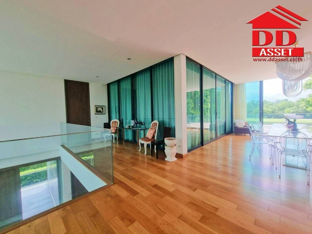 For SaleHouseLadkrabang, Suwannaphum Airport : Luxury 3-storey house for sale with elevator ​in the Royal Golf Ladkrabang golf course Beautiful house, golf course view, ready to move in The Royal Golf & Country Club