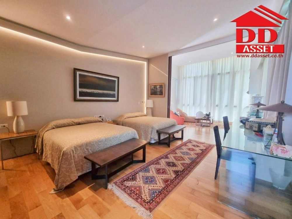 For SaleHouseLadkrabang, Suwannaphum Airport : Luxury 3-storey house for sale with elevator ​in the Royal Golf Ladkrabang golf course Beautiful house, golf course view, ready to move in The Royal Golf & Country Club