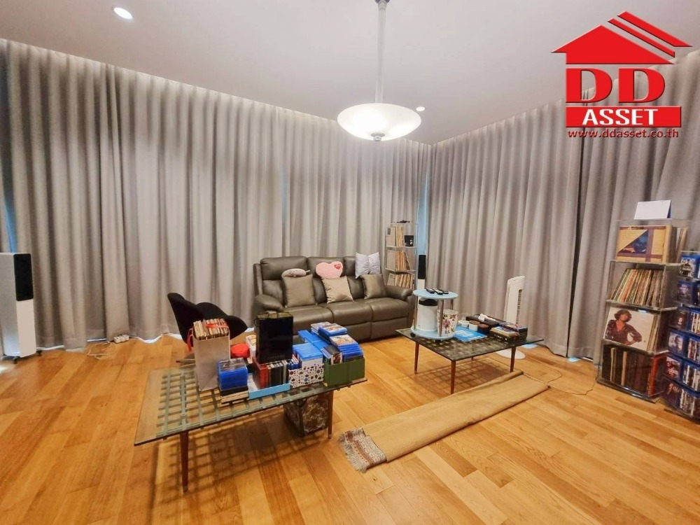 For SaleHouseLadkrabang, Suwannaphum Airport : Luxury 3-storey house for sale with elevator ​in the Royal Golf Ladkrabang golf course Beautiful house, golf course view, ready to move in The Royal Golf & Country Club