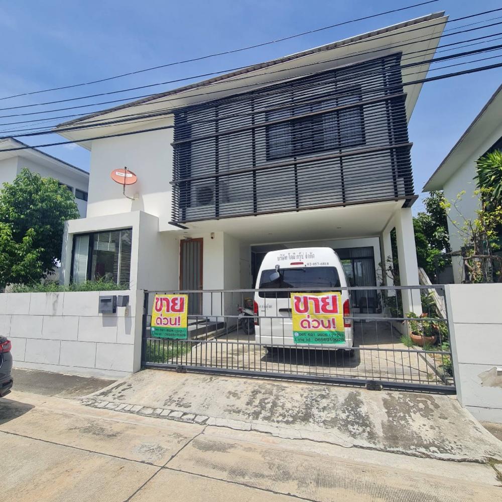 For SaleHousePattanakan, Srinakarin : Urgent sale!! Below capital!!! Senmura House Srinakarin Bangna, very new house, good position, near entrance and exit and club house!!! 2 storey detached house, size 52.5 sq m. usable area 198 sq m.