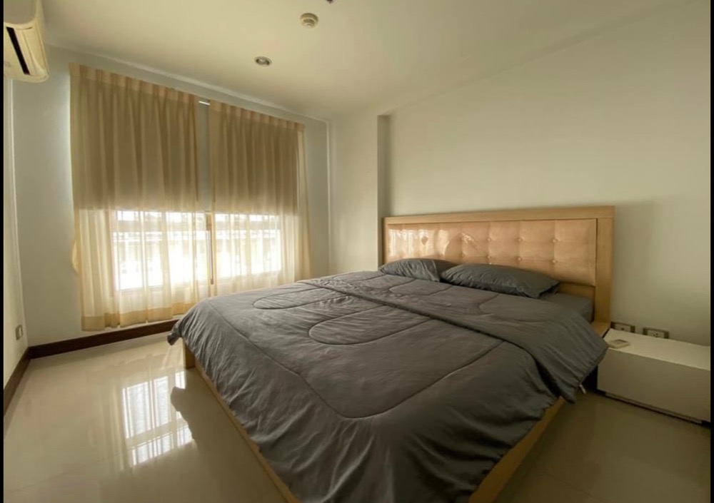 For RentCondoSilom, Saladaeng, Bangrak : For rent 2 bedrooms Silom City Resort lowrise condo