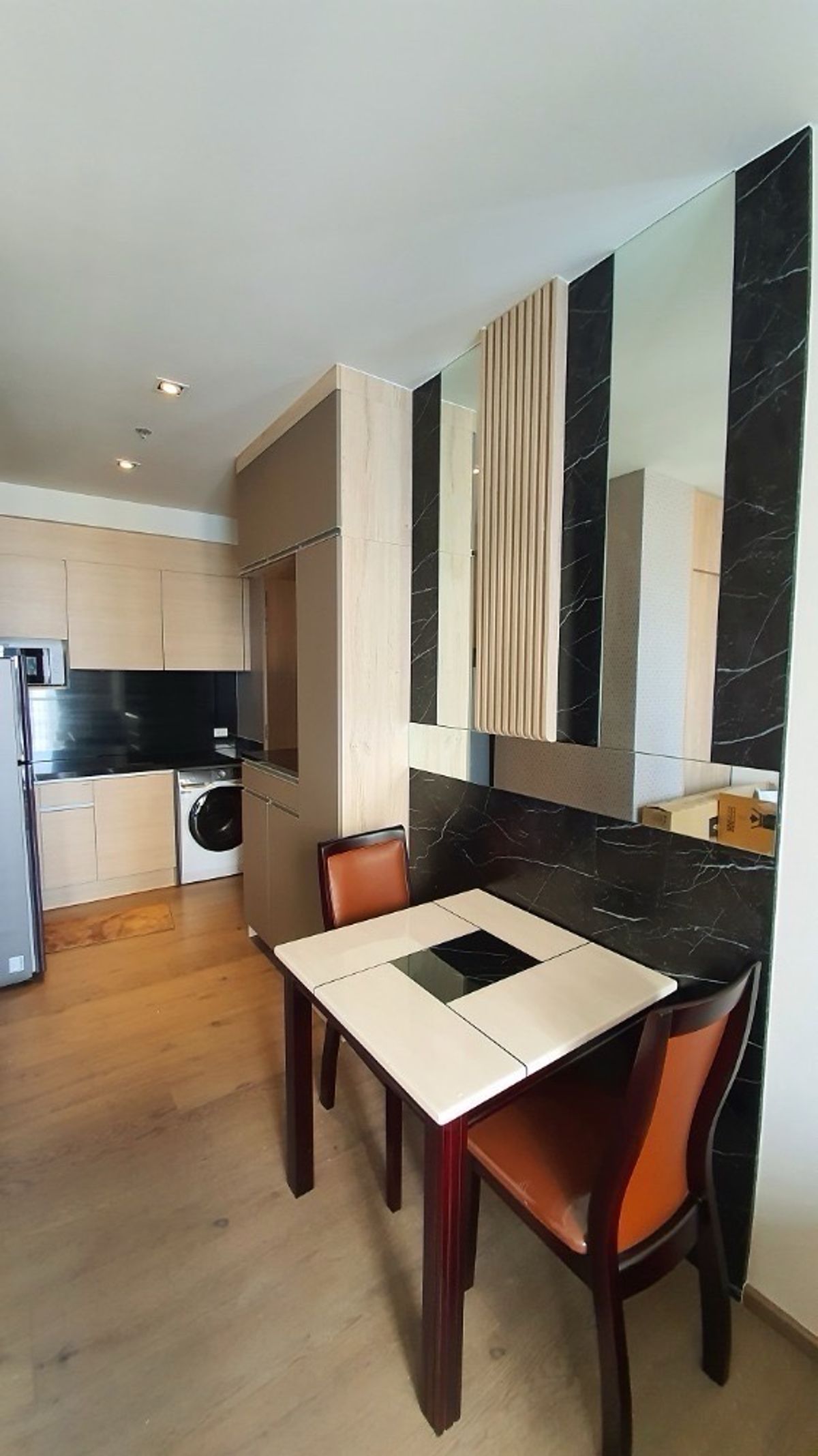 ให้เช่าคอนโดสุขุมวิท อโศก ทองหล่อ : 🚨Hot deal 🚨 | For Rent: Park 24 | Prime Sukhumvit Living! | Studioroom 40SQM | High Floor 095-249-7892
