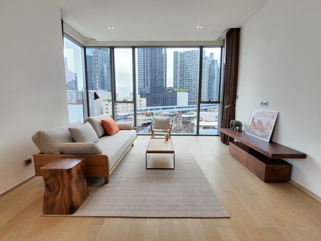 ให้เช่าคอนโดนานา : THE STRAND Thonglor, high rise condominium, fully integrated, luxury level, next to BTS Thonglor