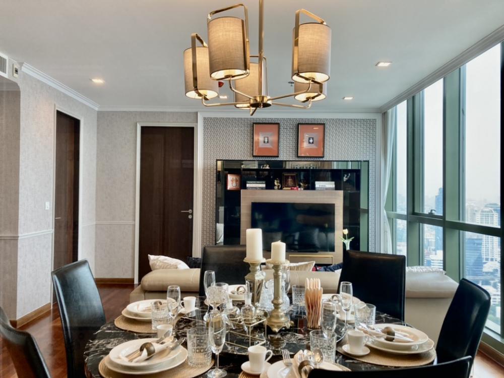 For SaleCondoRatchathewi,Phayathai : Urgent sale, condo in the heart of the city, 3 bedrooms, 3 bathrooms, @ Wish singnerture Midtown Siam