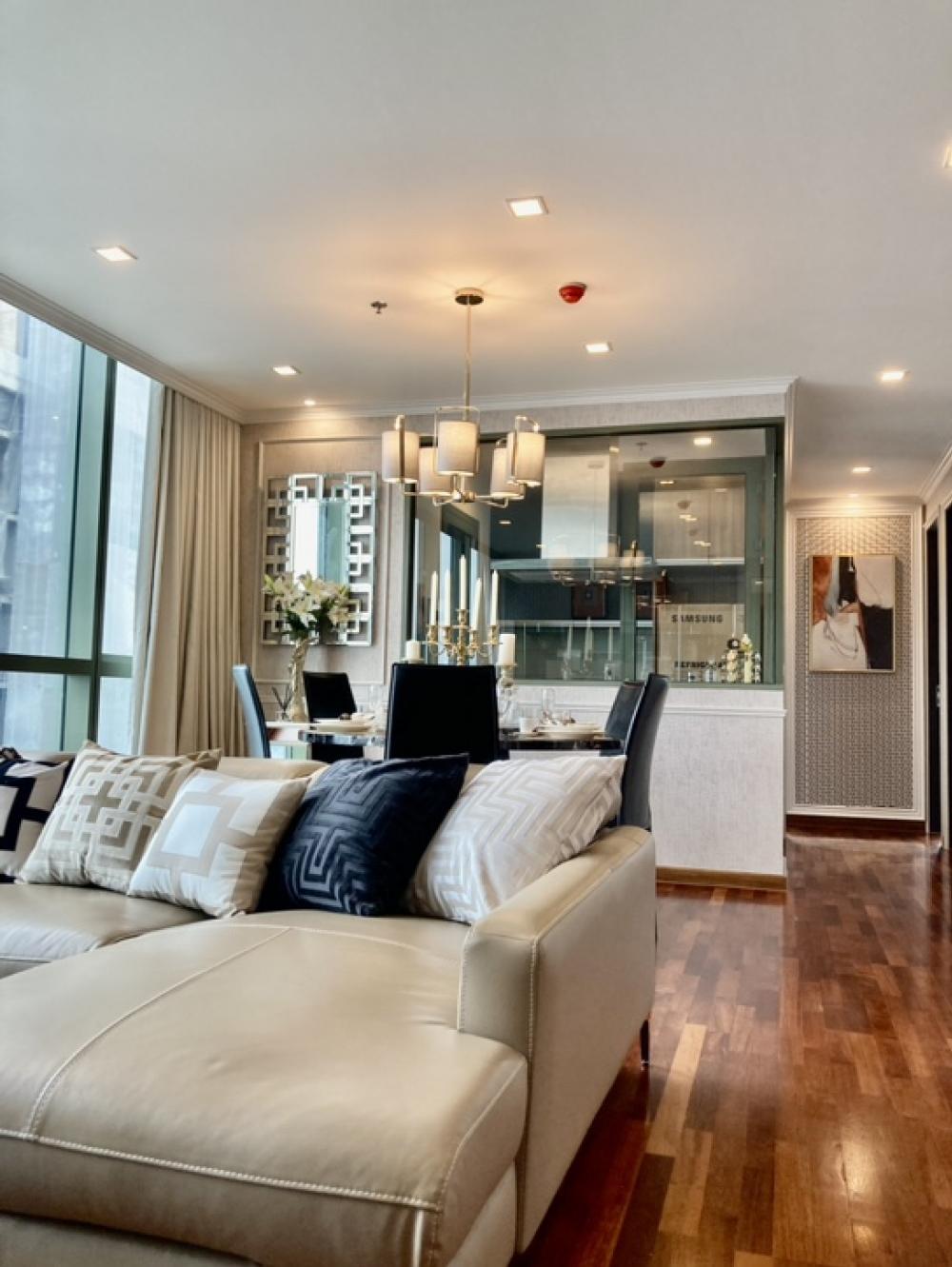 For SaleCondoRatchathewi,Phayathai : Urgent sale, condo in the heart of the city, 3 bedrooms, 3 bathrooms, @ Wish singnerture Midtown Siam