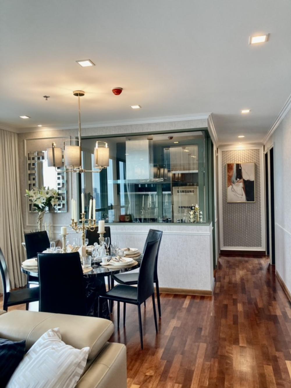 For SaleCondoRatchathewi,Phayathai : Urgent sale, condo in the heart of the city, 3 bedrooms, 3 bathrooms, @ Wish singnerture Midtown Siam