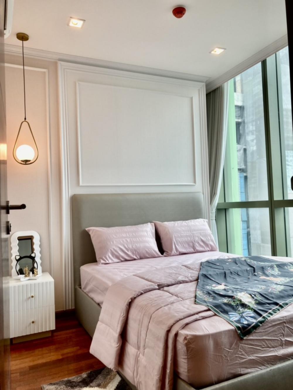 For SaleCondoRatchathewi,Phayathai : Urgent sale, condo in the heart of the city, 3 bedrooms, 3 bathrooms, @ Wish singnerture Midtown Siam