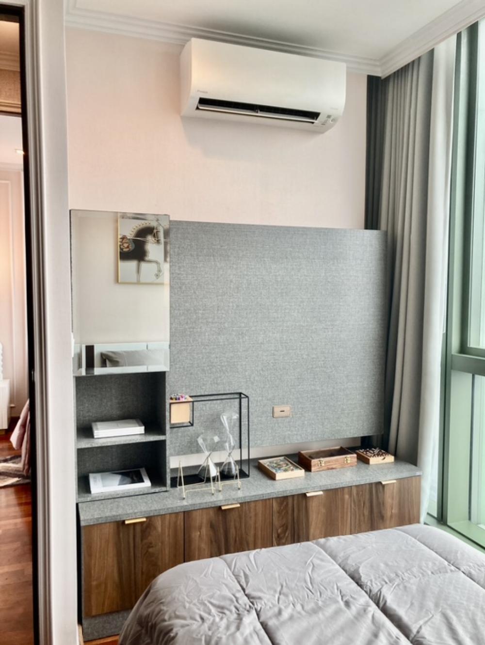 For SaleCondoRatchathewi,Phayathai : Urgent sale, condo in the heart of the city, 3 bedrooms, 3 bathrooms, @ Wish singnerture Midtown Siam