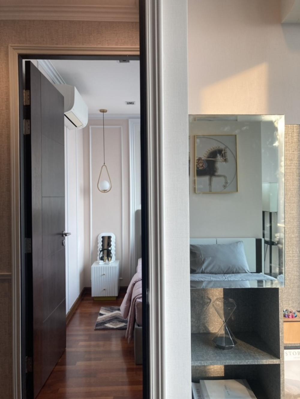 For SaleCondoRatchathewi,Phayathai : Urgent sale, condo in the heart of the city, 3 bedrooms, 3 bathrooms, @ Wish singnerture Midtown Siam