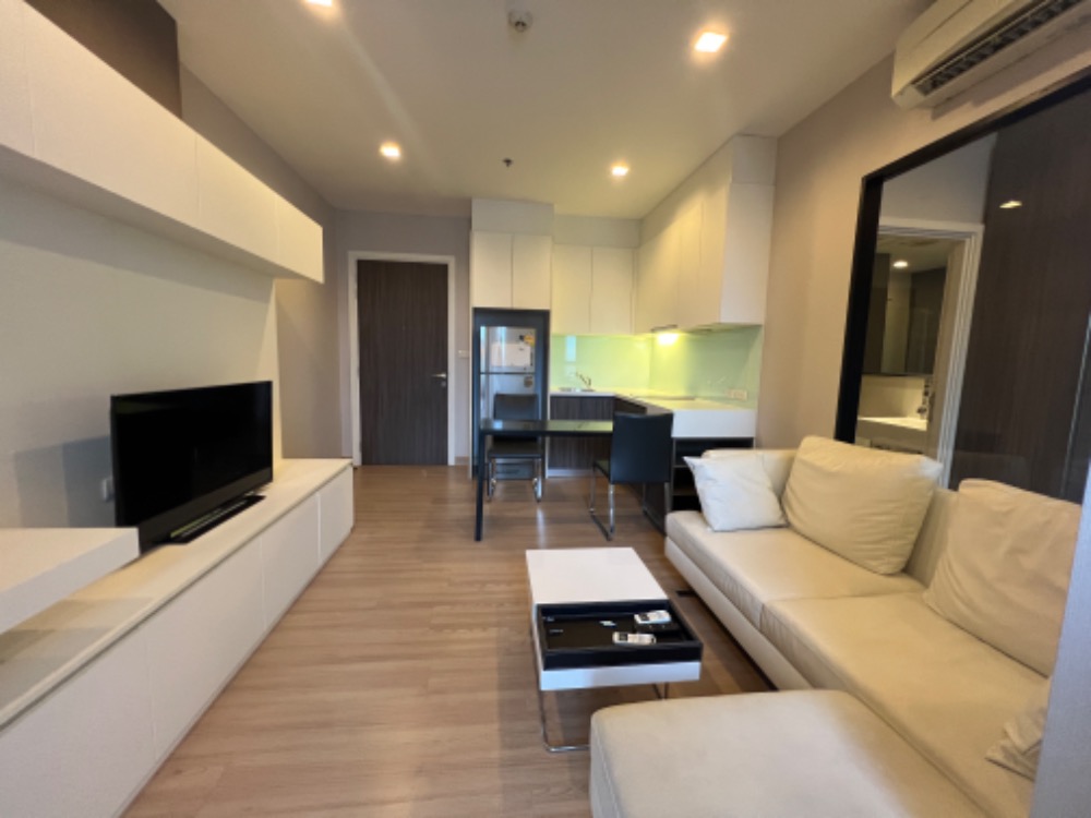 ให้เช่าคอนโดวงเวียนใหญ่ เจริญนคร : for rent Urbano absolute 1 bed high floor 💚🌿🌟