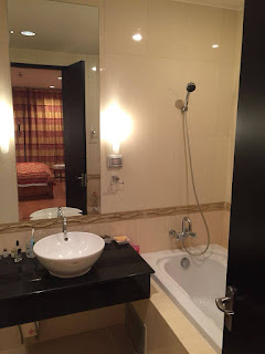 ให้เช่าคอนโดราชเทวี พญาไท : Eng 中 日 Please add LINE ID @806qphgn o8415o5483 Rent 37,999  Sell 8.5 MB The Address Siam