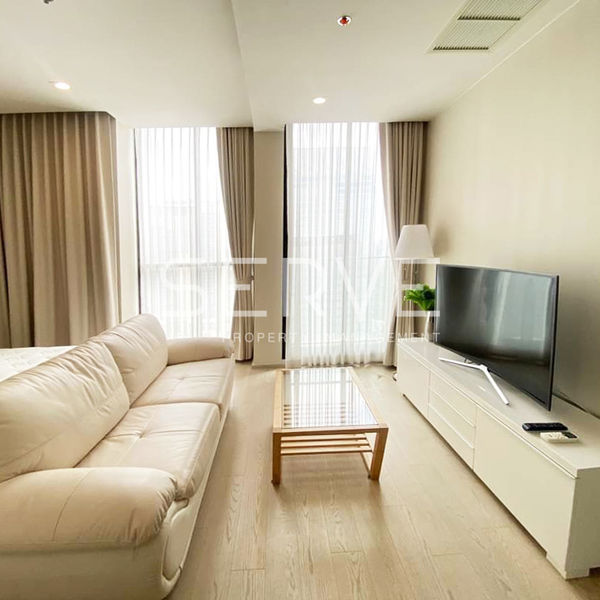 For RentCondoWitthayu, Chidlom, Langsuan, Ploenchit : 🔥35K🔥 - Homey Style Studio with Partition Nice view Perfect Location BTS Phloen Chit at Noble Ploenchit Condo  / Condo For Rent