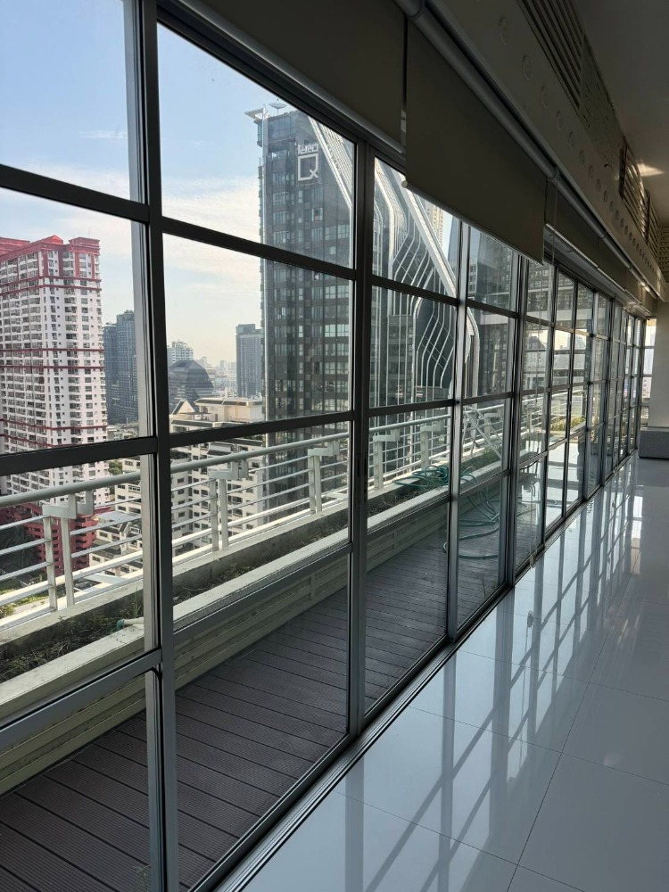 ให้เช่าคอนโดราชเทวี พญาไท : Eng 中 日 Please add LINE ID @806qphgn o8415o5483 Rent 56,999 B Sell 20 MB Baan Klangkrung Siam