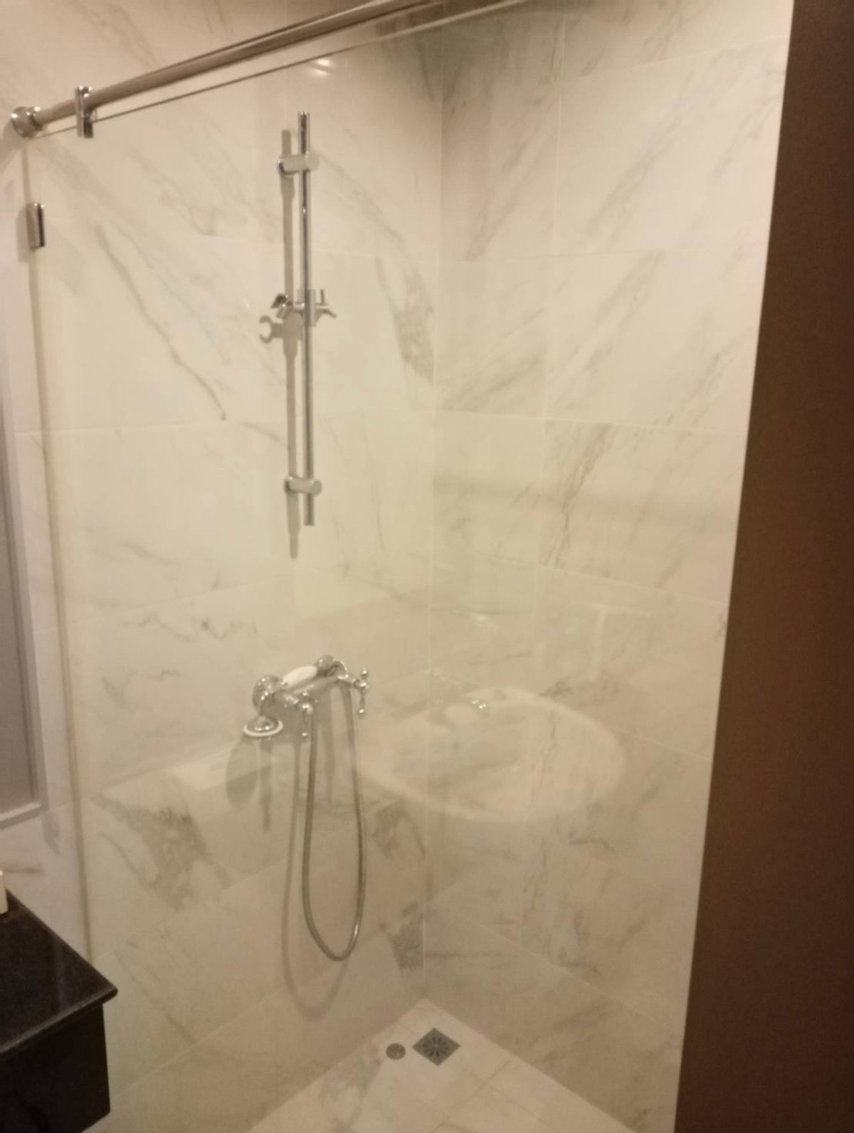 ขายคอนโดสยาม จุฬา สามย่าน : The Reserve - Kasemsan 3 Eng 中 日 Please add LINE ID @806qphgn o8415o5483 Sell