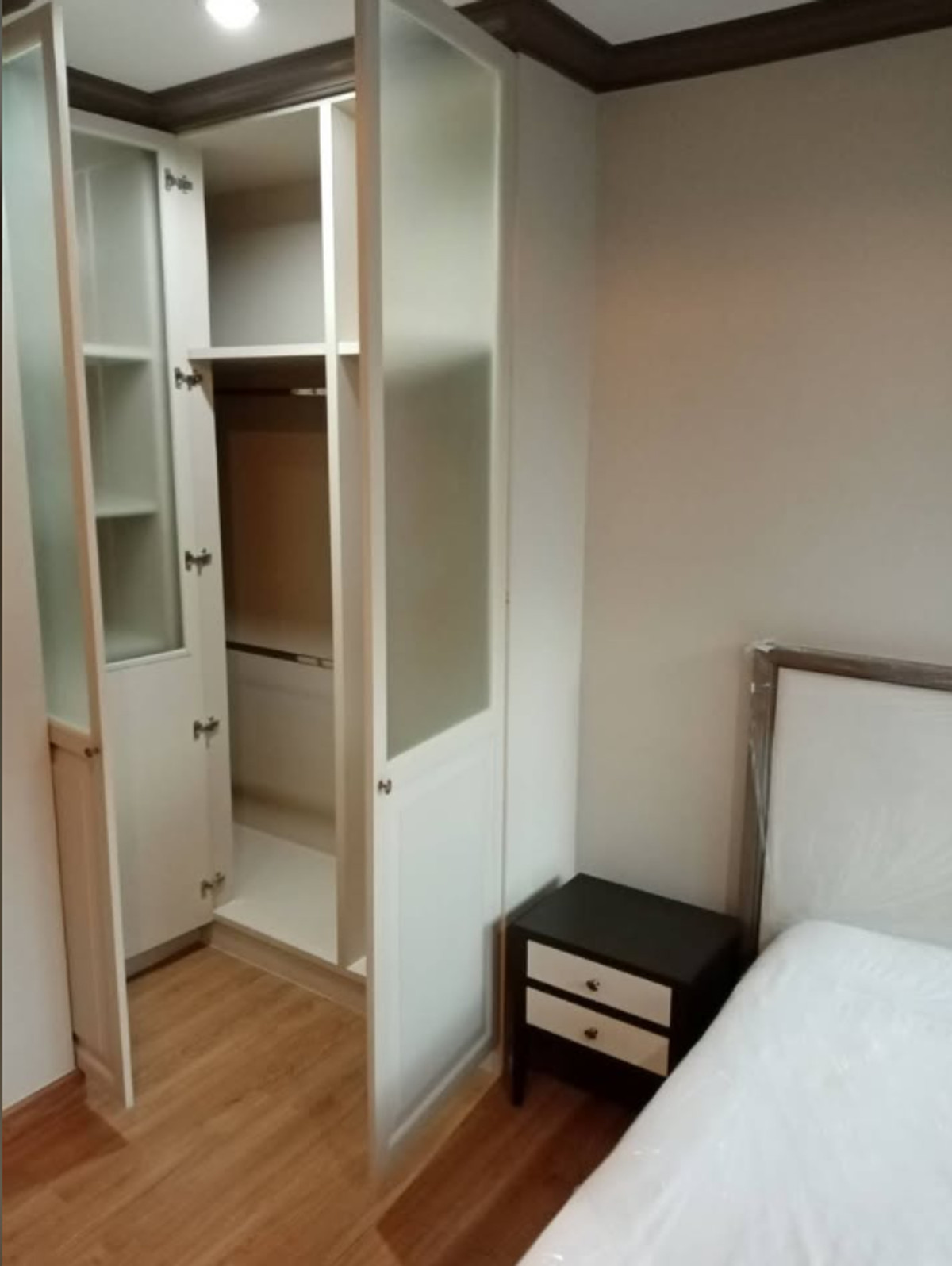 For RentCondoSiam Paragon ,Chulalongkorn,Samyan : *Eng 中 日 Please add LINE ID @806qphgn o8415o5483 Rent & Sell 12 MB The Reserve Kasemsan