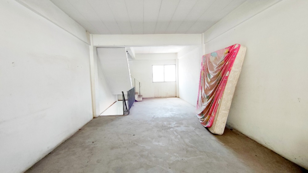 For SaleShop HouseRathburana, Suksawat : For sale: 4.5-storey commercial building, Suk Sawat 26 (Soi Condo Prachanan), 16 sq m, good location for trading
