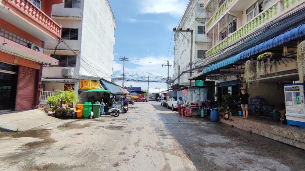 For SaleShop HouseRathburana, Suksawat : For sale: 4.5-storey commercial building, Suk Sawat 26 (Soi Condo Prachanan), 16 sq m, good location for trading