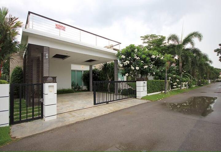 For RentHouseHuahin, Prachuap Khiri Khan, Pran Buri : House for rent in Hua Hin, modern style, walkable to the beach, privacy