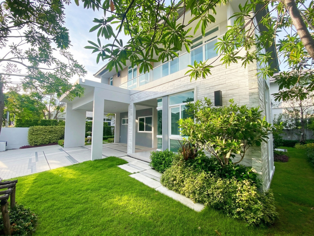 For SaleHouseLadkrabang, Suwannaphum Airport : Make every day feel like a vacation in this stylish!! Manthana Bangna-Wongwaen, catering to every lifestyle near Mega Bangna.