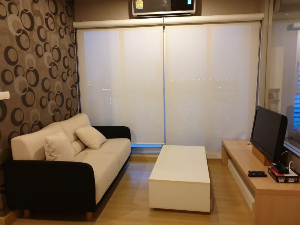 For RentCondoPattanakan, Srinakarin : For rent, The Parkland Srinakarin, parkland srinakarin, room size 36 sq.m., pool view. Nothing blocking the view, very good 360 degrees, 14th floor, 9,000 baht