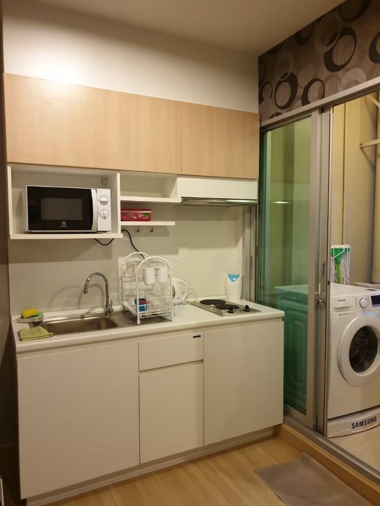 For RentCondoPattanakan, Srinakarin : For rent, The Parkland Srinakarin, parkland srinakarin, room size 36 sq.m., pool view. Nothing blocking the view, very good 360 degrees, 14th floor, 9,000 baht