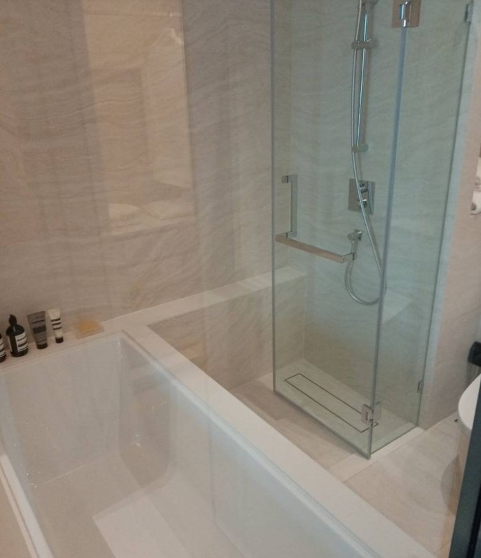 For RentCondoSukhumvit, Asoke, Thonglor : The Strand Thonglor Eng 中 日 Please add LINE ID @806qphgn o8415o5483