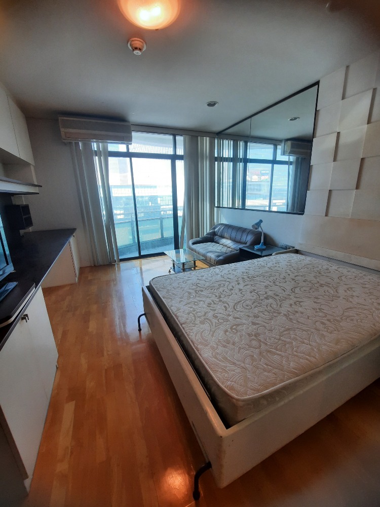 ขายคอนโดคลองเตย กล้วยน้ำไท : ขายด่วน!!!ขายคอนโด Lumpini Park View Size 35sqm(Studio/1Bathroom) ในราคาตรมละ 140,xxx เท่านั้น