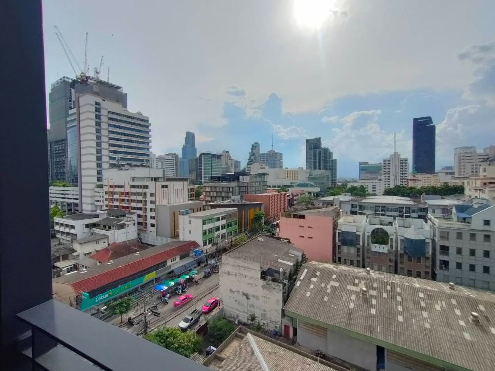 For RentCondoRatchathewi,Phayathai : Condo for rent near BTS Victory Monument, Ideo Mobi Rangnam - 650 meters BTS Victory Monument, ready to move in