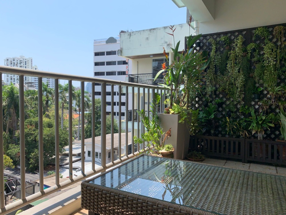 For RentCondoNana, North Nana,Sukhumvit13, Soi Nana : ฺfor RENT Baan Prida Condominium 3 bed 175 Sqm 65,000 per month call 096-2615656