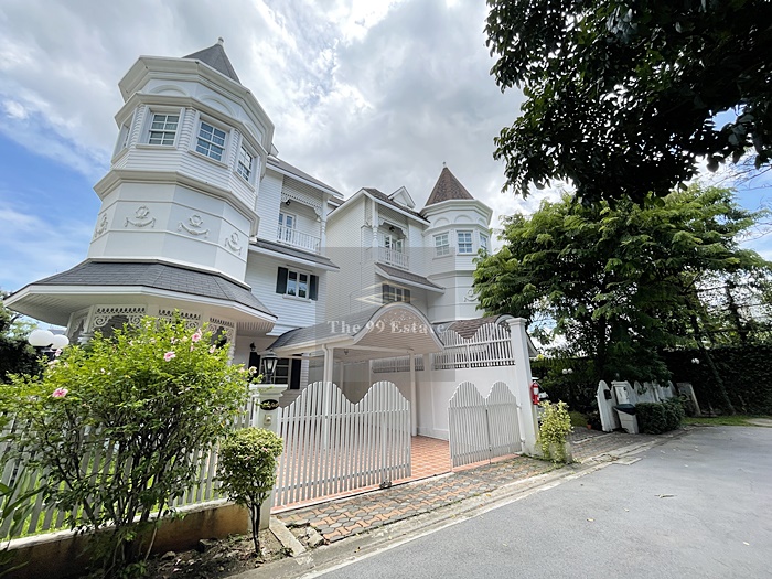 ให้เช่าบ้านบางนา แบริ่ง ลาซาล : ให้เช่า🏡บ้านเดี่ยว สไตล์อังกฤษ ม.แฟนตาเซีย วิลล่า2 แบริ่ง✨ ใกล้ bts,,ST.Andrew Bangna ,,Bangkok pattana🏰