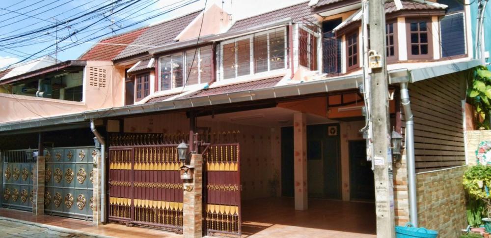 For RentTownhomePinklao, Charansanitwong : Townhome for rent Pinklao-Sirindhorn, Bang Phlat, spacious house near the train station