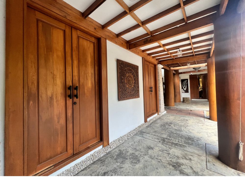 For SaleHouseKaset Nawamin,Ladplakao : A single house outside the resort style project, Soi Nuanchan, decorated with more than 100 years of teak wood.