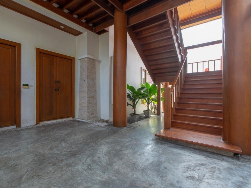 For SaleHouseKaset Nawamin,Ladplakao : A single house outside the resort style project, Soi Nuanchan, decorated with more than 100 years of teak wood.