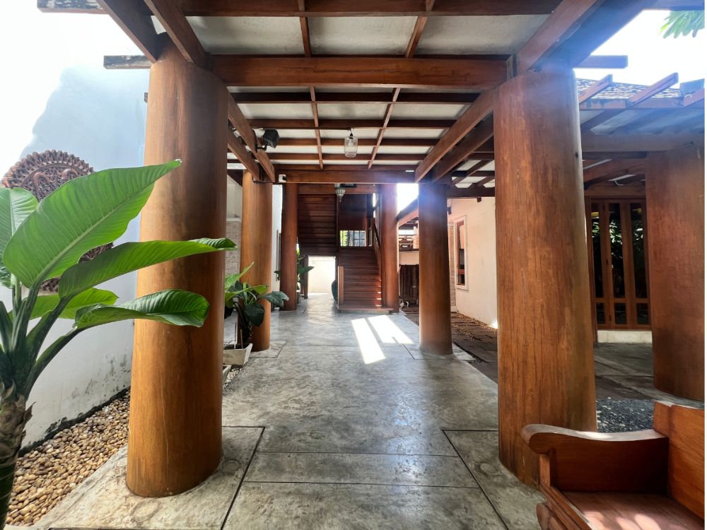 For SaleHouseKaset Nawamin,Ladplakao : A single house outside the resort style project, Soi Nuanchan, decorated with more than 100 years of teak wood.